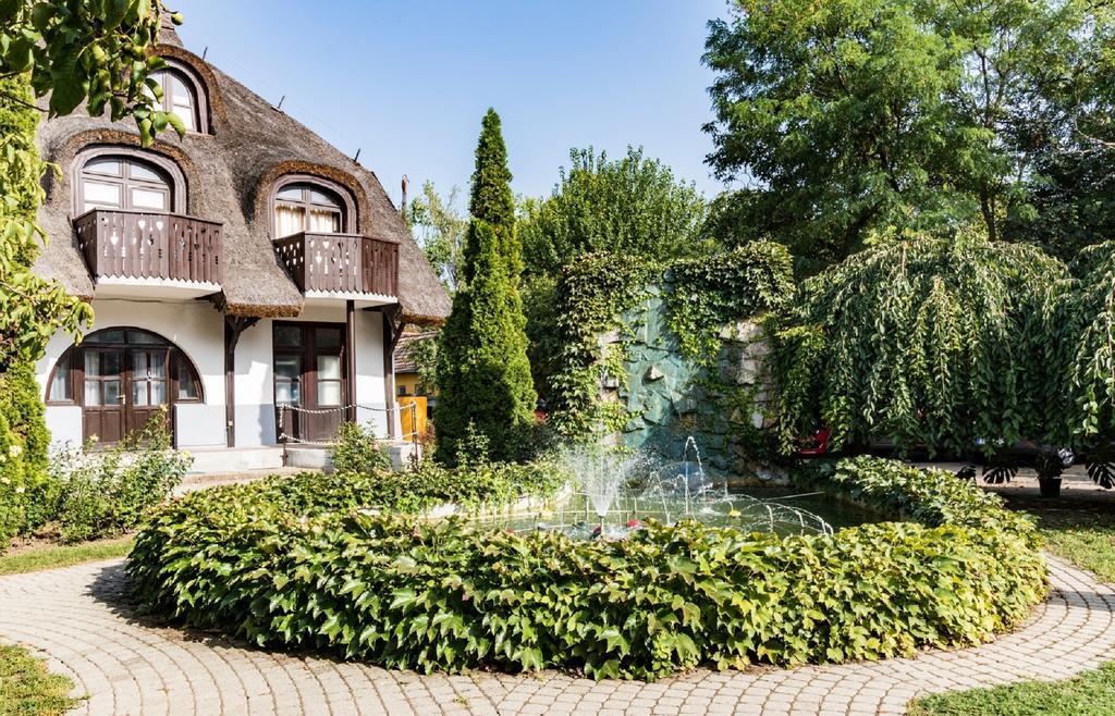 Gasthof Laci Betyár Hajduszoboszlo Exterior foto